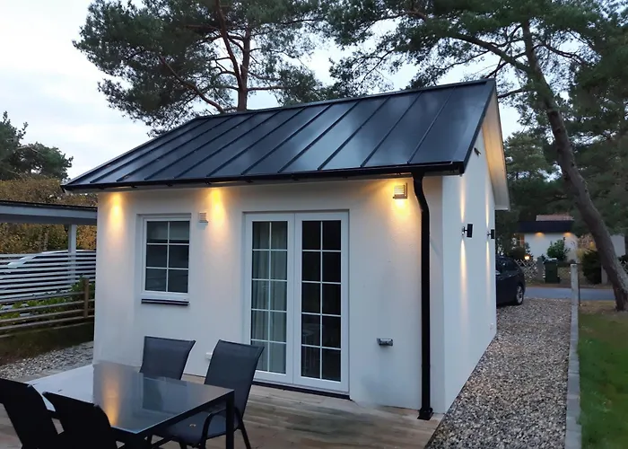 Tiny House For Four 200 M From Beautiful White Sandy Beach And 20 Min From Malmoe - With Internet, Netflix And Parking Included