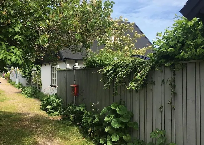 Huset I Graenden - Granne Med Havet